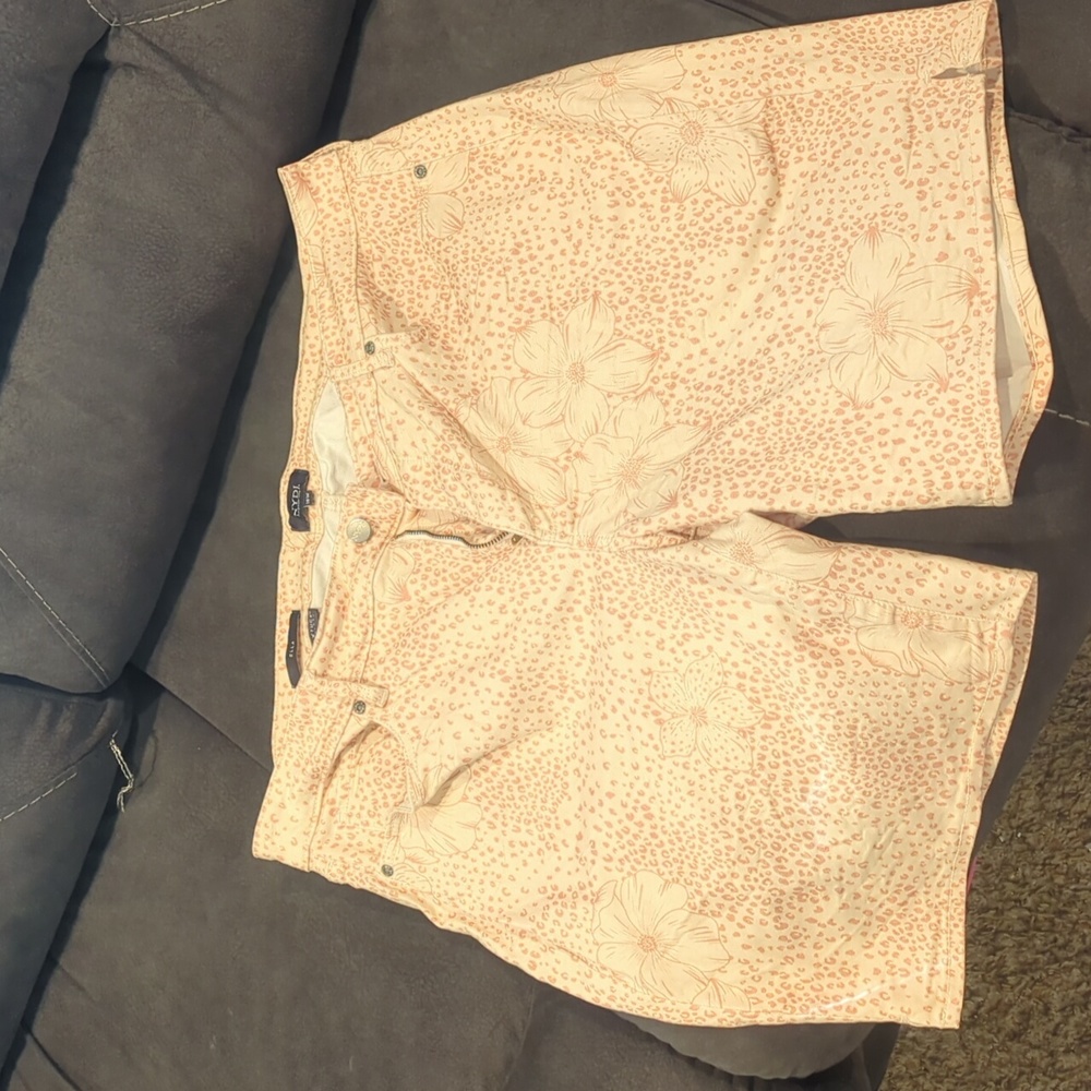 NYDJ Ella shorts, Peach